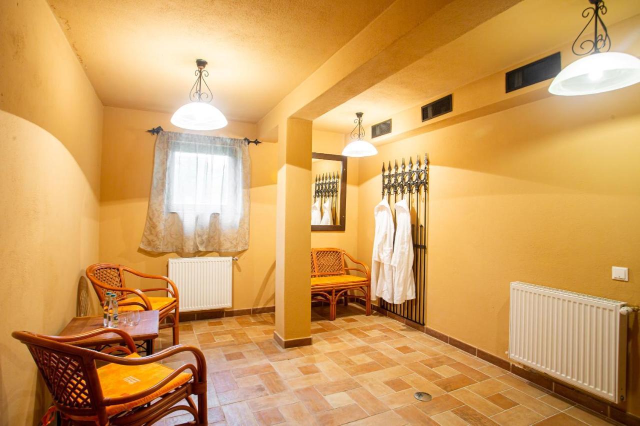 Hotel Turnul Moieciu de Jos Esterno foto