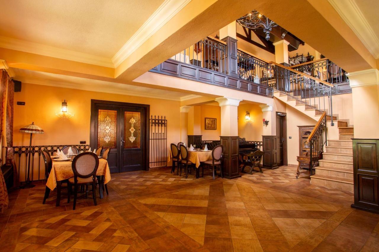Hotel Turnul Moieciu de Jos Esterno foto